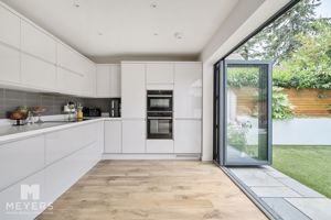 Kitchen- click for photo gallery